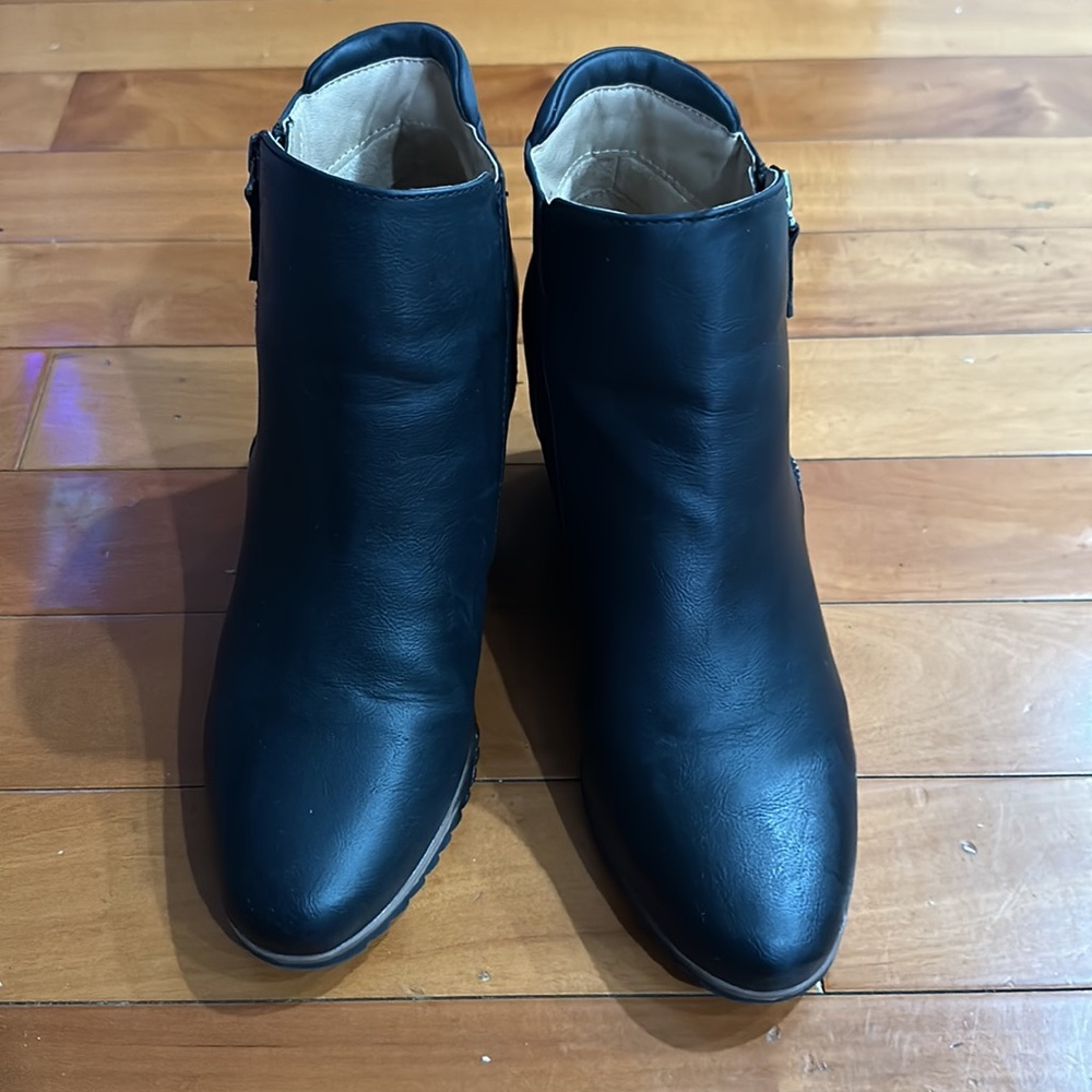 Soul naturalization black wedge ankle boots size 10